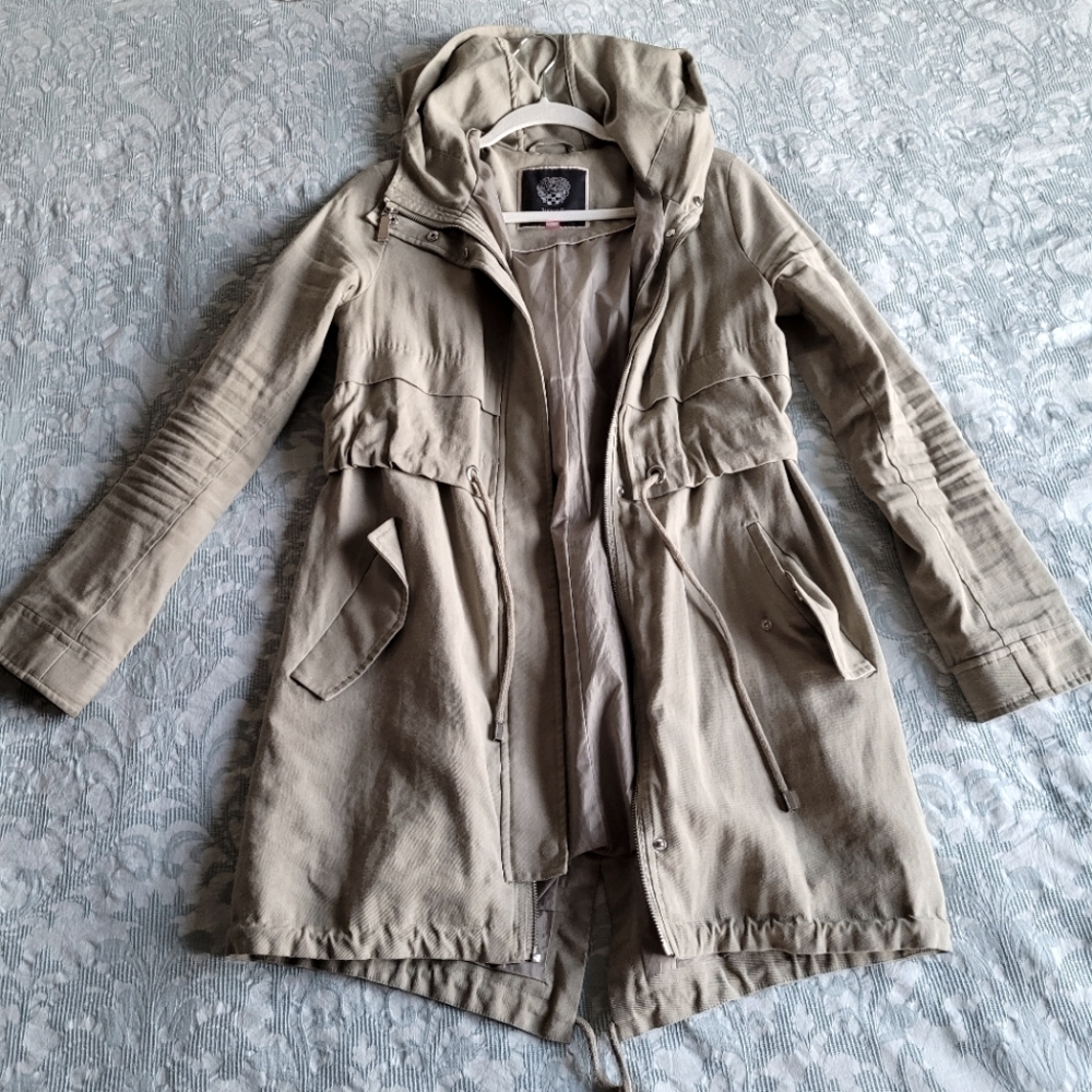 Vince Camuto Light Rain/Wind Jacket